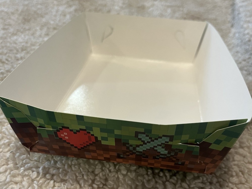 25-Pack Minecraft Food Pixel Snack Party Trays for Gamer Birthdays and Events