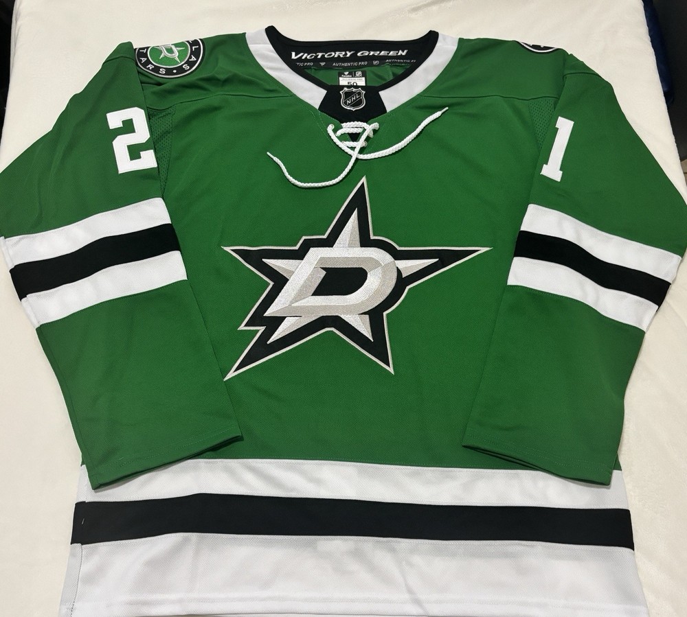 Jason Robertson #21 Dallas Stars Home Jersey Green size Medium 50 Stitched