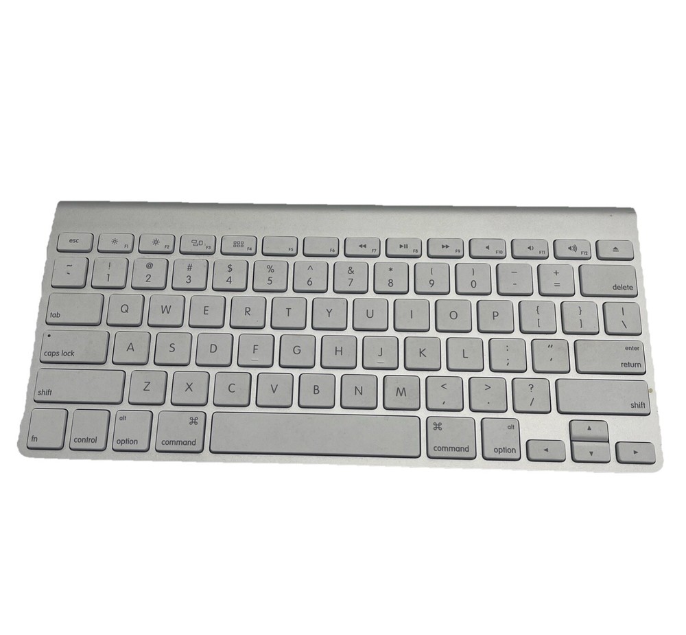 Apple MC184LL/A Wireless Keyboard For MacBook PC Bluetooth Mac iPad iPhone