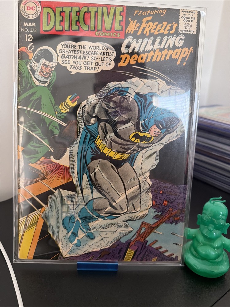 Detective Comics 373 Very Good Condition Ungraded DC Comics