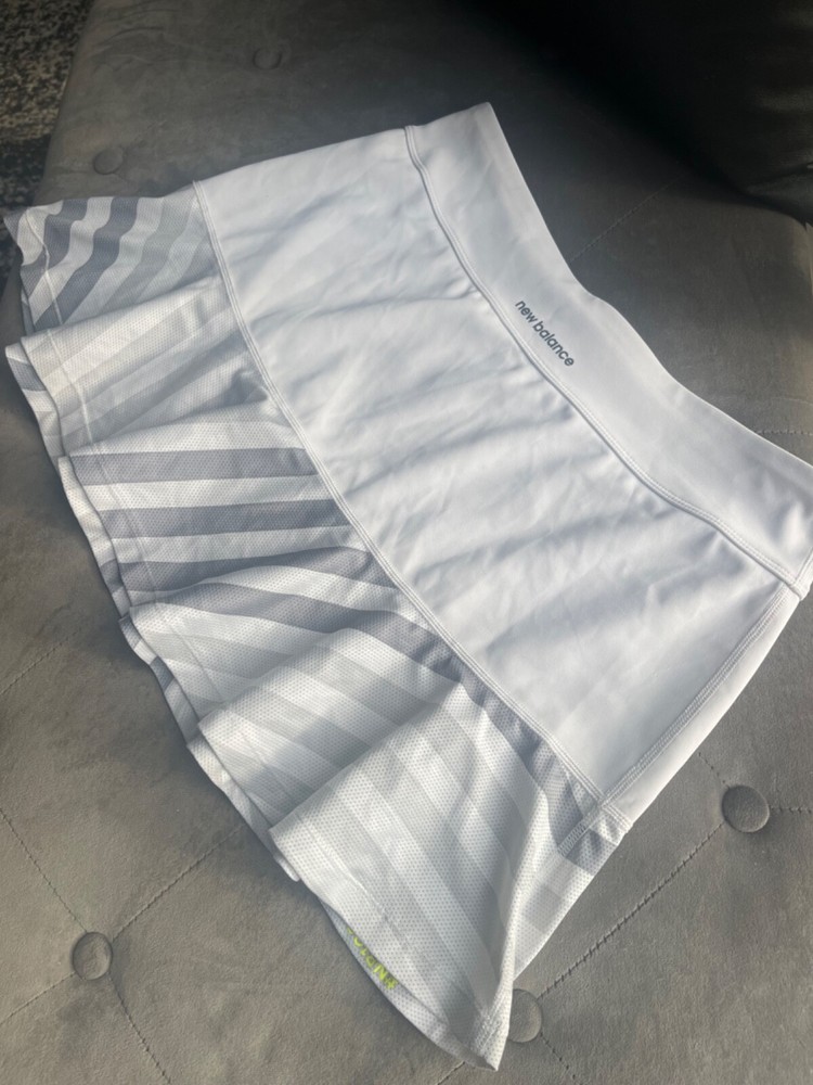 New Balance Womens Tennis Skirt White Gray Size Medium