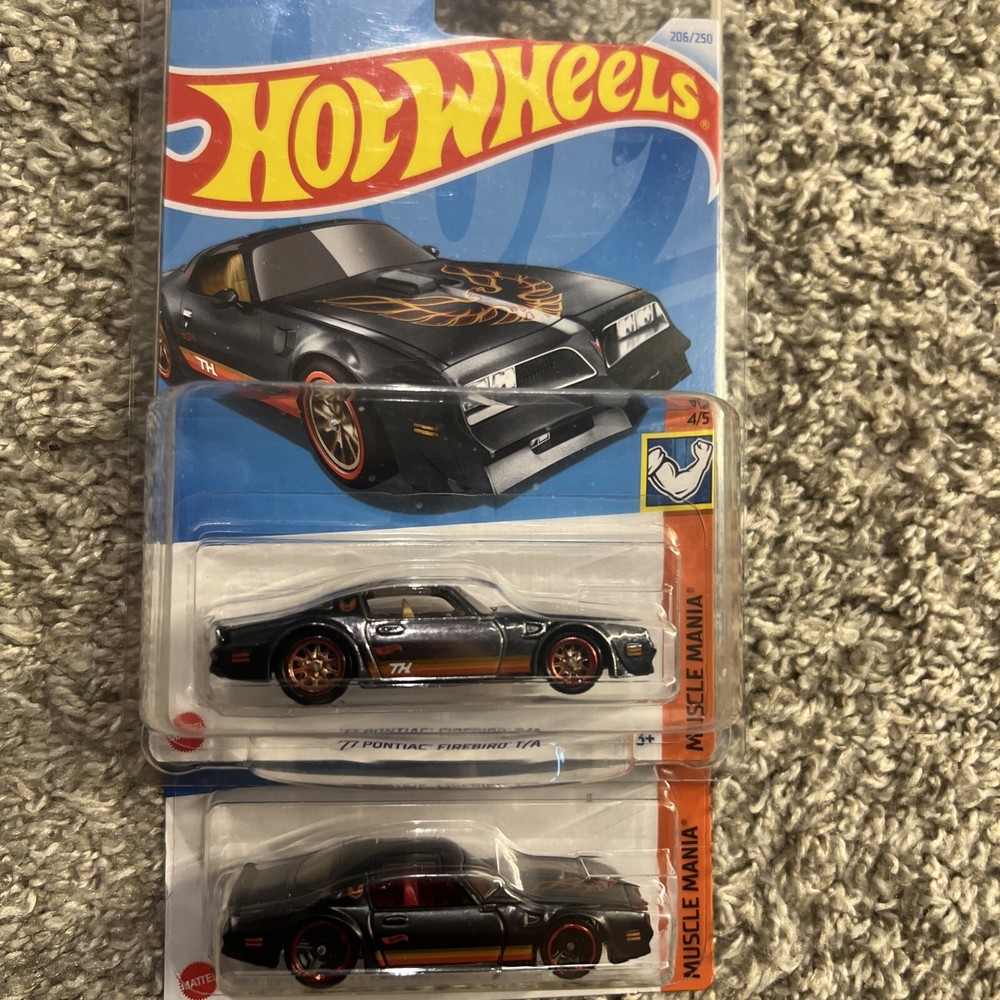 2024 Hot Wheels Super Treasure Hunt 77 Pontiac Firebird T/A y Mainline T/A Nuevo