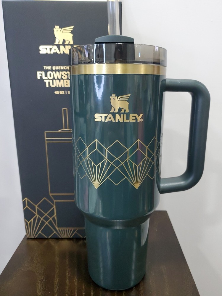 Stanley Quencher H2.0 FlowState Tumbler / 40oz / Color: Forest Gloss Deco *read