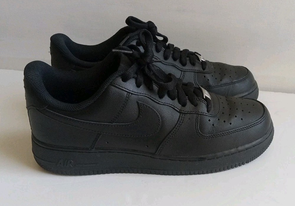 Nike Men's Sz 8.5 Air Force 1 Low Triple Black Sneakers