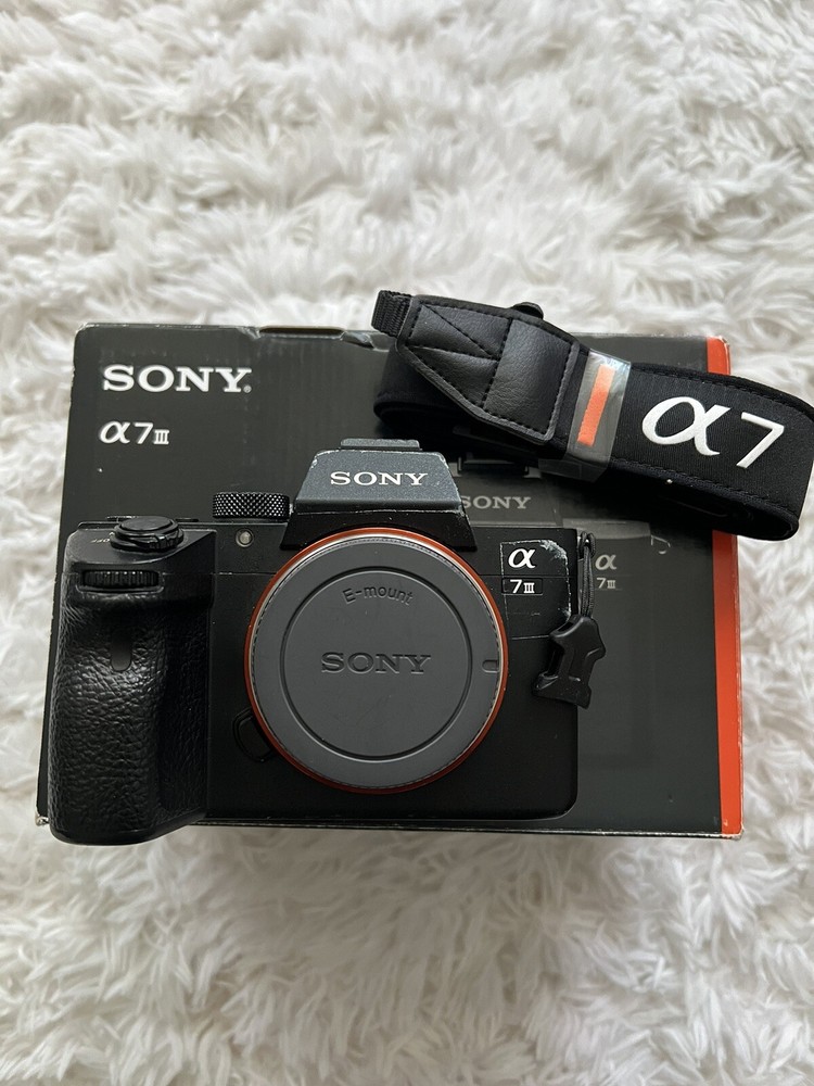 Sony a7 III 24.2MP Mirrorless Black (ILCE7M3/B), Body Only, 9000 Shutter Count