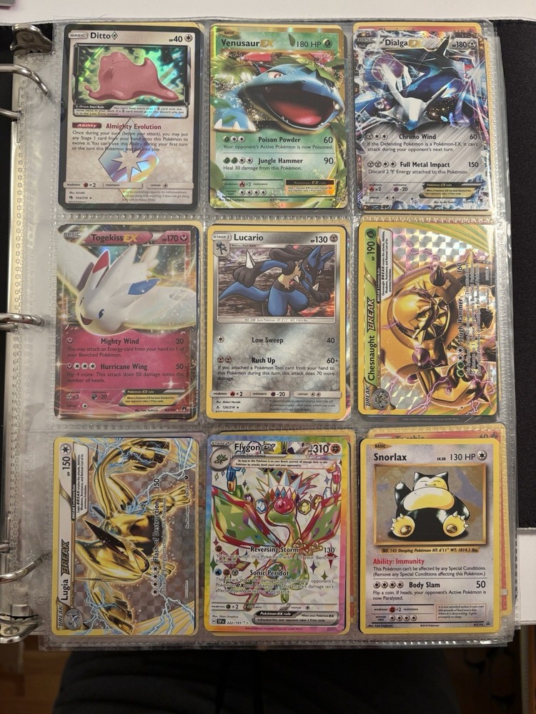 Pokémon TCG Binder with EX Charizard Holo Gengar Vintage Umbreon Rare Cards