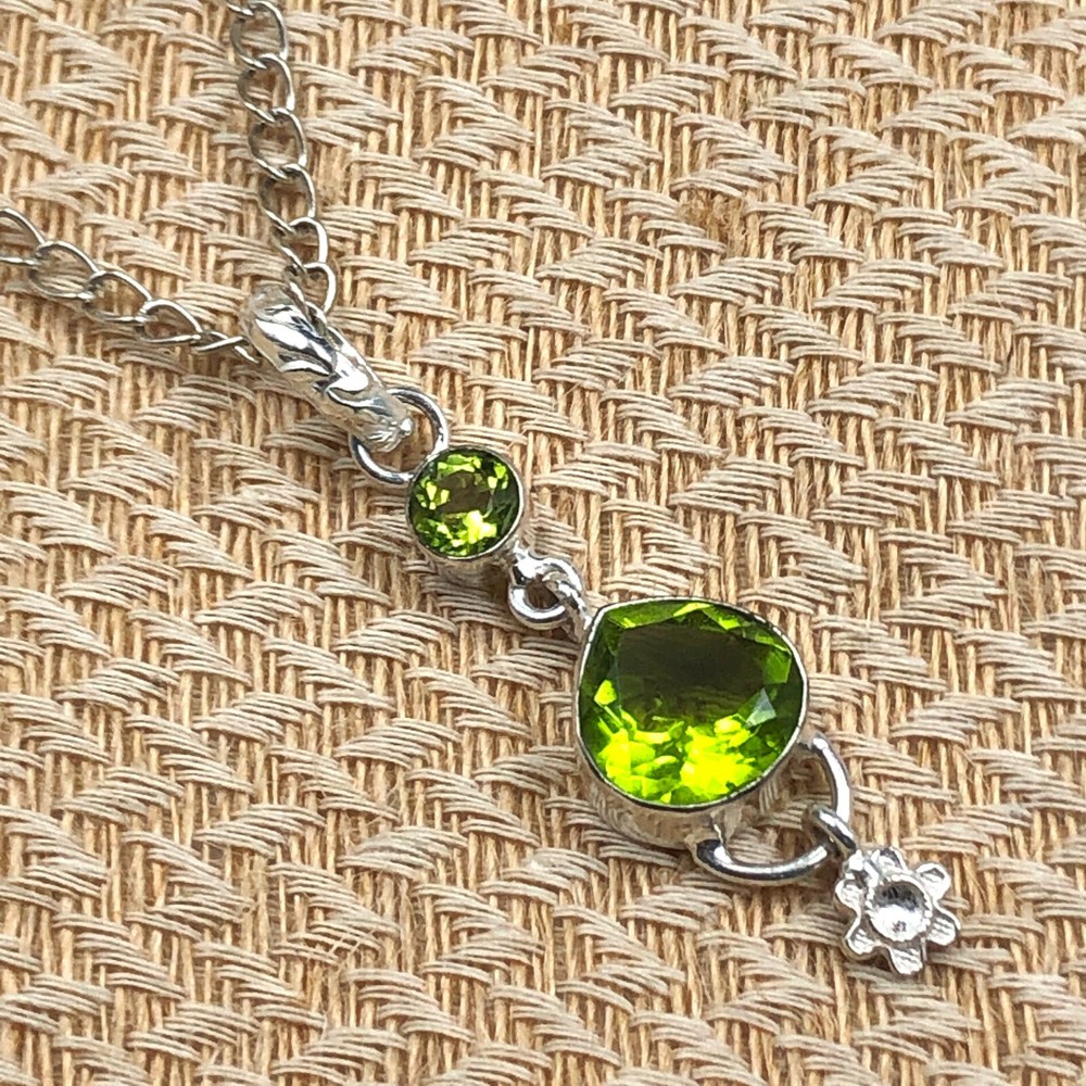 Mothers' Day Gift For Her 925 Sterling Silver Natural Peridot Gemstone Pendant-image