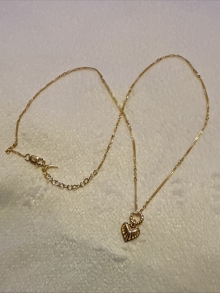 MINI RIDGE HEART CHARM PENDANT NECKLACE  Missoma