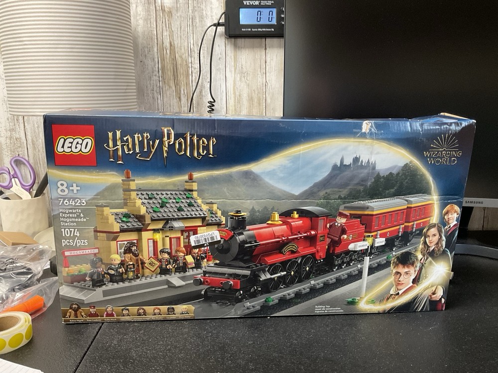 LEGO Harry Potter Hogwarts Express & Hogsmeade Station 76423 New with Box Damage