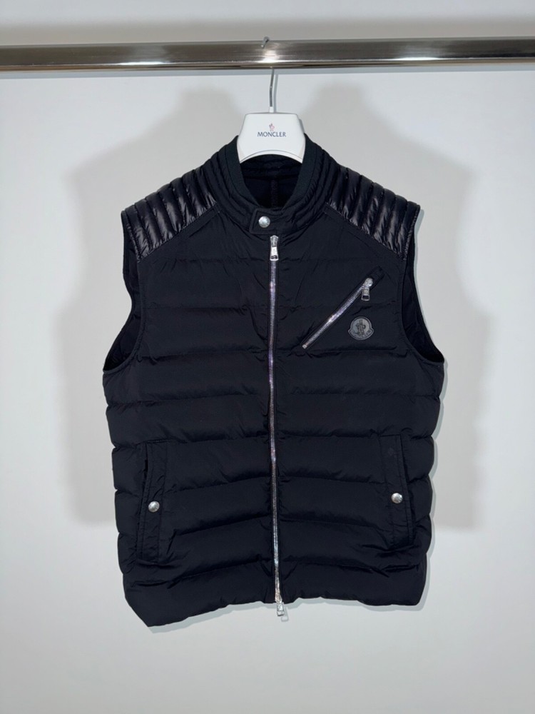 Moncler Tolonne Gilet Vest in Black Size 3 Medium