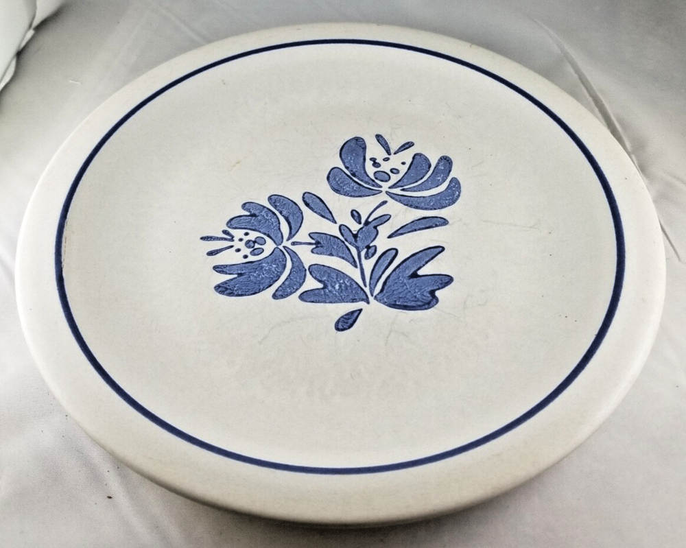 Vintage Pfaltzgraff Yorktowne 9 7/8 Dinner Plates Set of 3 Made in USA