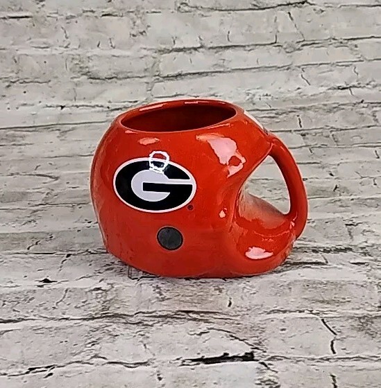 Vintage Georgia BULLDOGS Collegiate Football Logo Helmet Mug 1986
