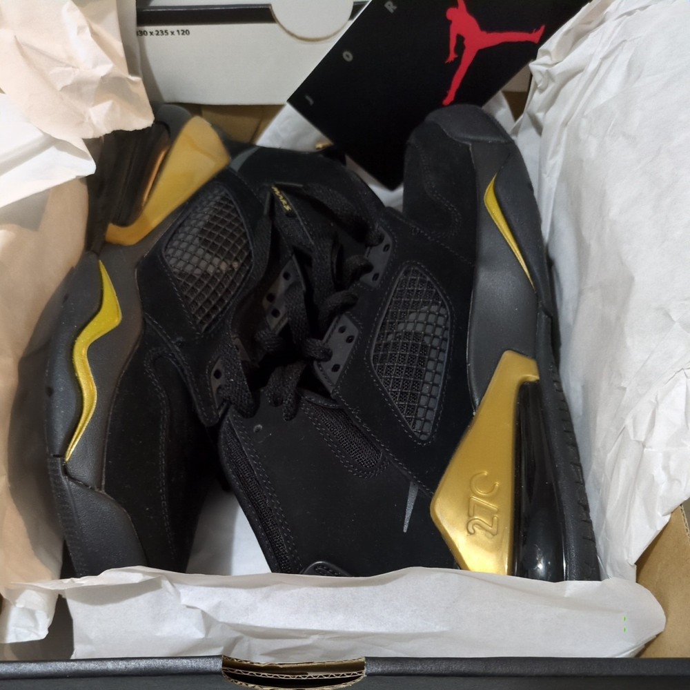 Size 6Y - Jordan Mars 270 Black Gold