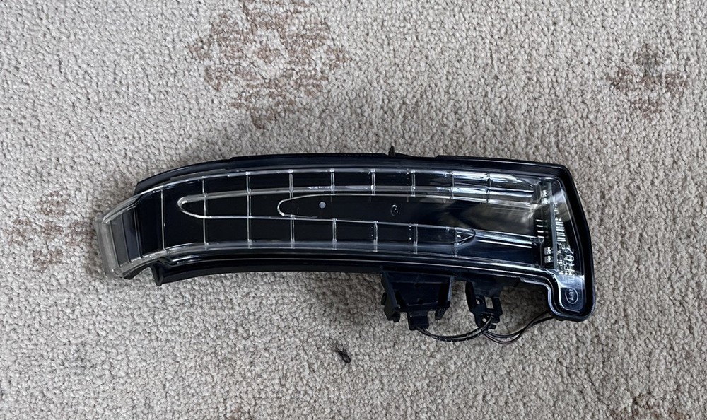 GENUINE MERCEDEZ WING MIRROR INDICATOR LEFT PASSENGER SIDE .