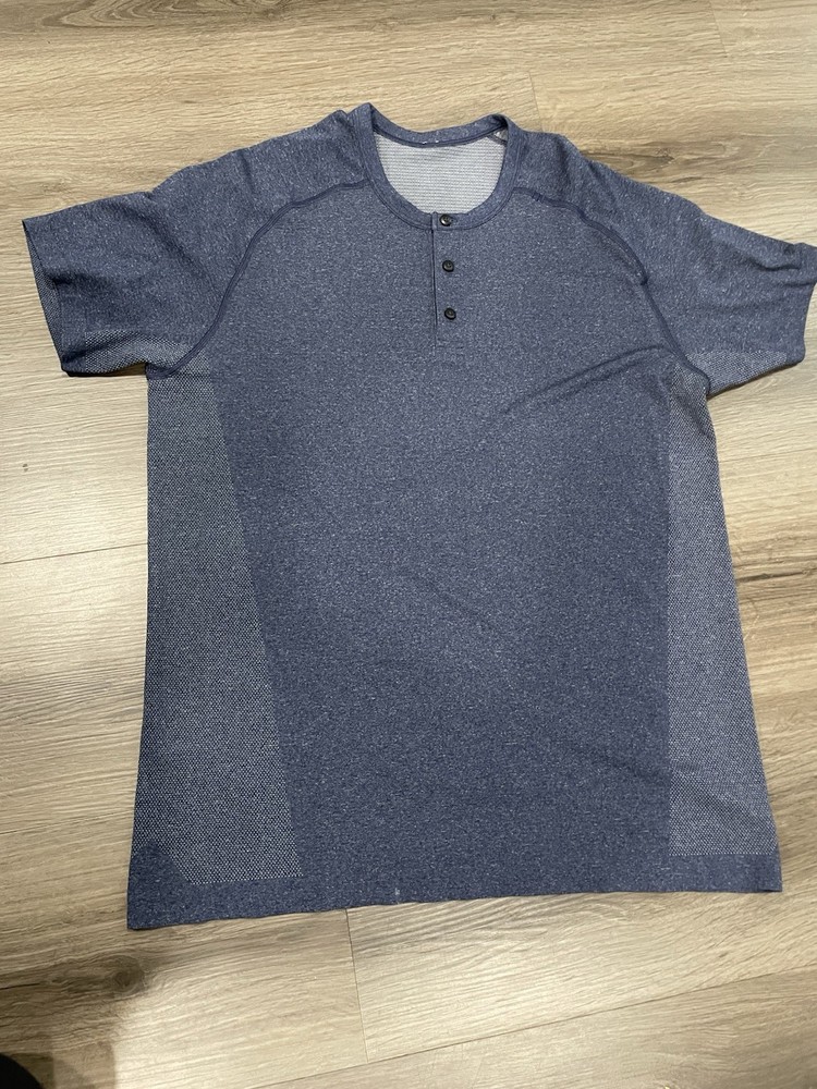 Lululemon Men’s Blue Henley Short Sleeve Active shirt XL
