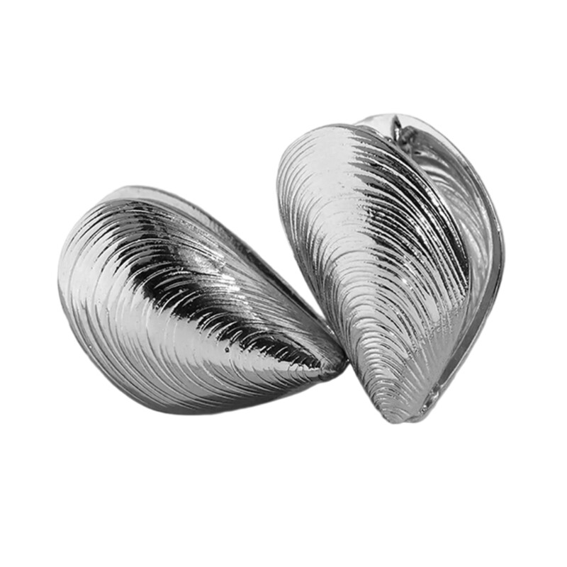 Ocean-Inspired Shell Ear Studs for Trendy Fashion Lovers