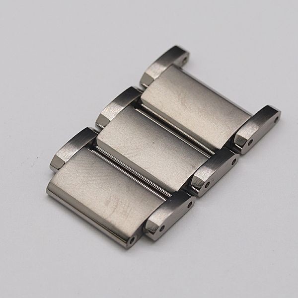 CITIZEN 3 Link H110-T016308 Mens Watch Bracelet Parts Silver Color 18mm used