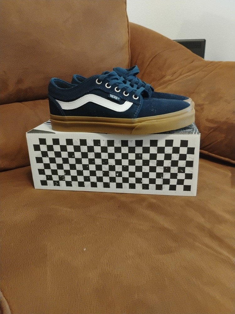Vans Low Chuka Skate Shoes in Navy Blue