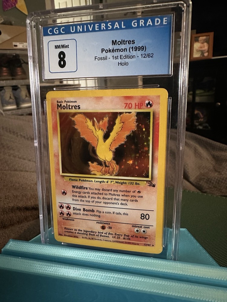 Moltres 12/62 Fossil CGC NM/Mint 8 (Error CGC Label 1st Edition) Unlimited Holo