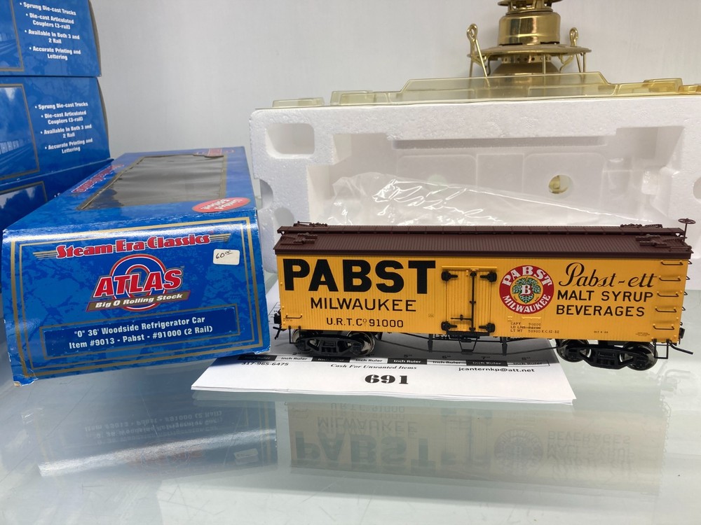 691 Atlas 36' Wood Refrigerator Car Pabst Milwaukee URTCo Plastic O Scale 2 Rail