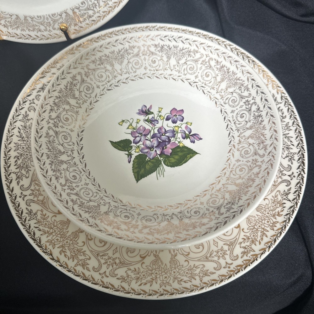 Vintage CUNNINGHAM & PICKETT Spring Violet 22k Gold 6-Piece Dinnerware Set with Platter  