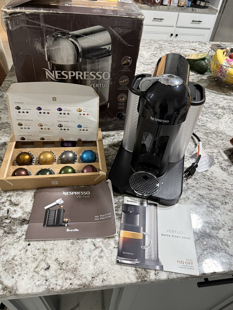 Nespresso Vertuo Coffee and Espresso Maker Breville Aeroccino3 BNV250CRO1BUC1