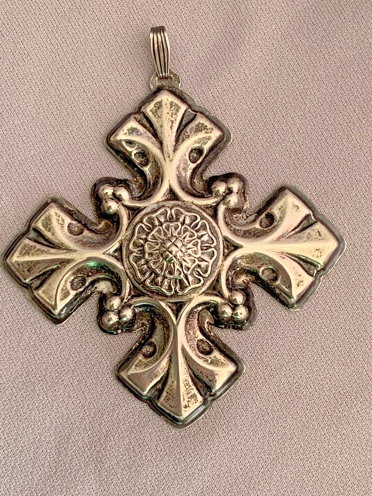 VTG Sterling Silver - 1976 REED & BARTON Christmas Cross Ornament - 14g