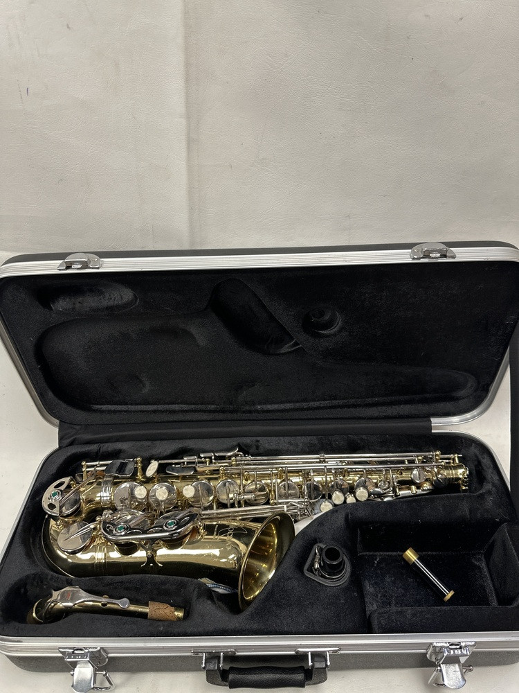 SELMER ARISTOCRAT AS600 SAXOPHONE W/ CASE