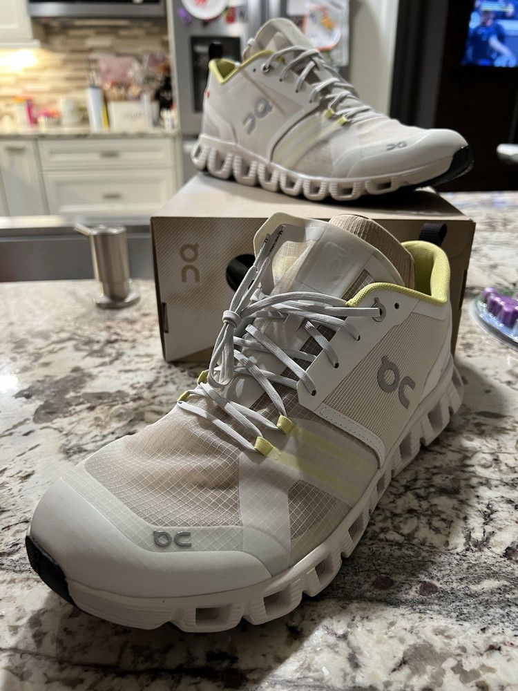 ON Women's Cloud  X Shift Running Shoes Vapor/Acacia Size 11 Brand New
