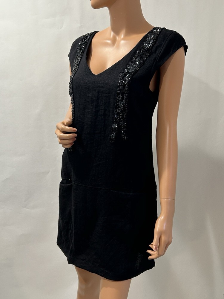 a line dress black size medium With Pockets And Embroidery