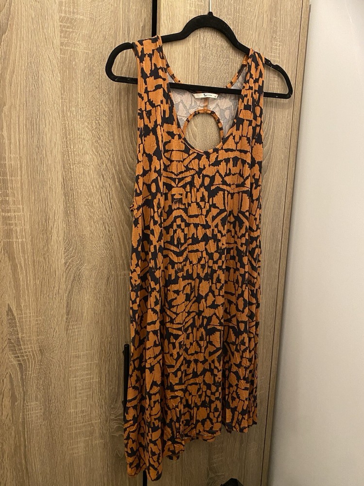 TU Black And Beige Abstract Sleeveless Blouse Size 20