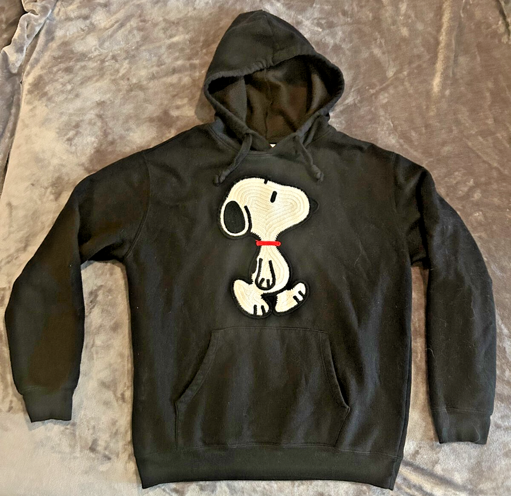 Snoopy Embroidered Licensed Peanuts Women's Hoodie Black Size Large