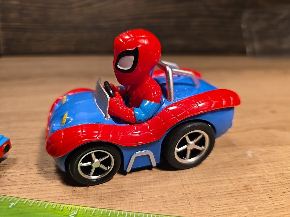 Spiderman Marvel Super Hero Adventures Pull Back & Go Action Race Car Racer