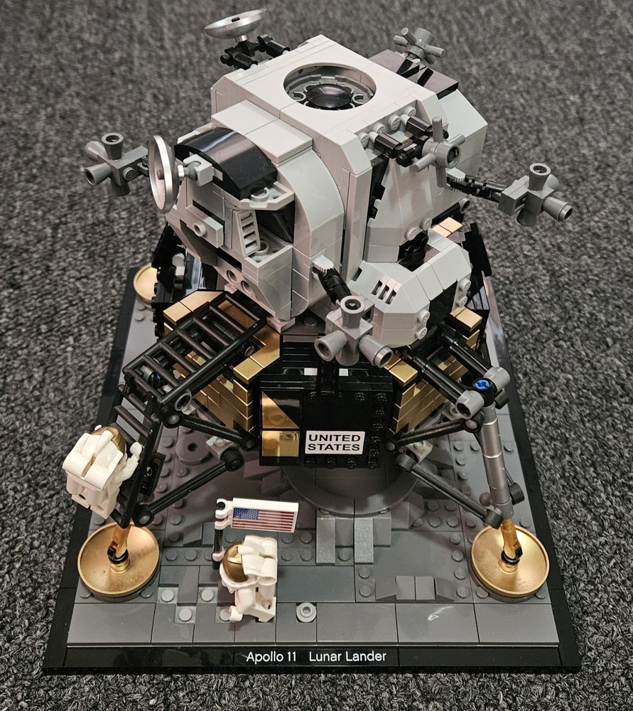 LEGO CREATOR: NASA Apollo 11 Lunar Lander (10266)