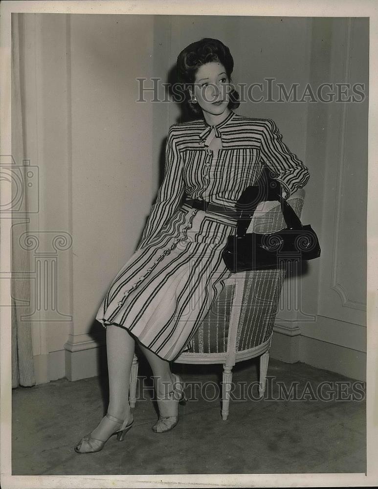 1941 Press Photo Model Wearing Black & White Striped Tweed Dress With Belt & Hat