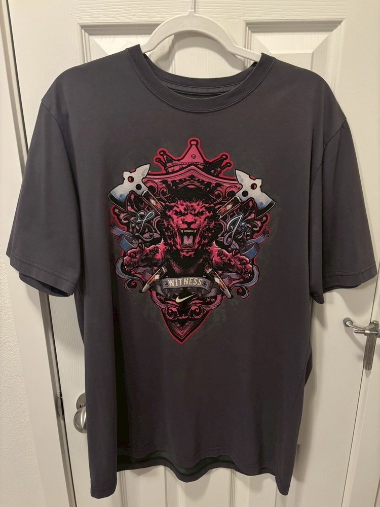 Nike Lebron James LBJ Witness Pink Lion Gray T Shirt Size L