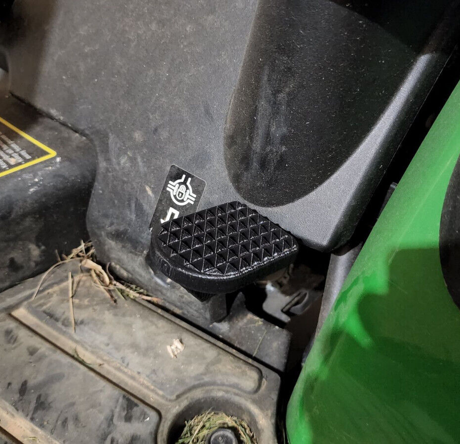 For John Deere 1025R, 1023E, 1026R, and Gen2 2025R Differential Lock Pedal Black