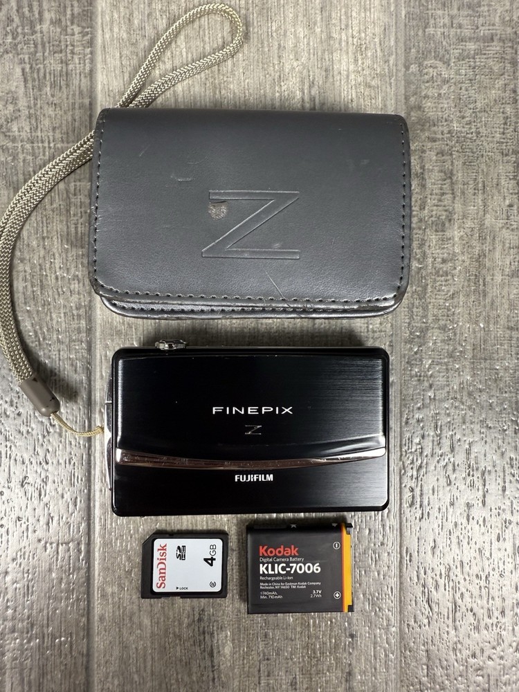 Fujifilm Finepix Z90 14MP 5x Zoom Wide Angle Digital Camera in Black