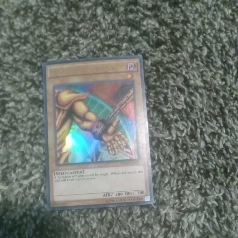 Starlight Rare Left Arm of the Forbidden One BLCR-EN105 Battles of Legend TCG