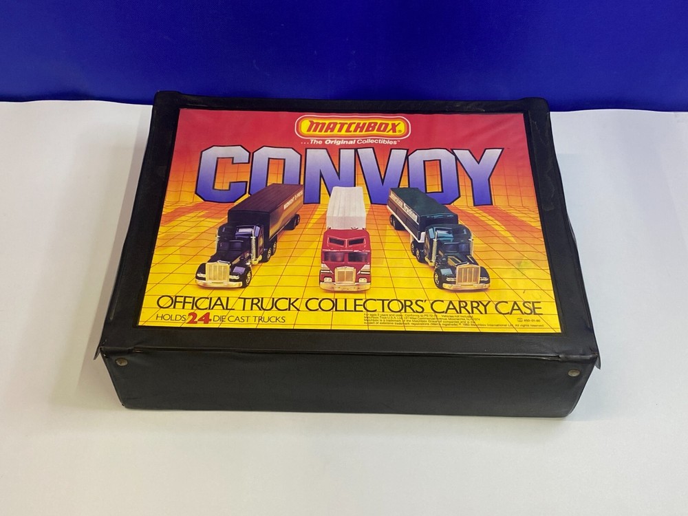 MATCHBOX 1/64 SCALE CONVOY LOT OF 11 SEMIS W/ COLLECTORS CARRY CASE VERY NICE !!