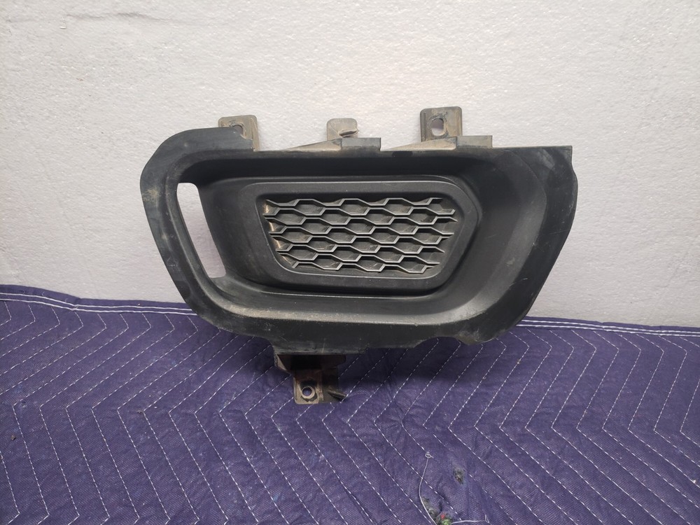 For 2019-2021 Ford Ranger Fog Light Cover Right - Passenger Side oem