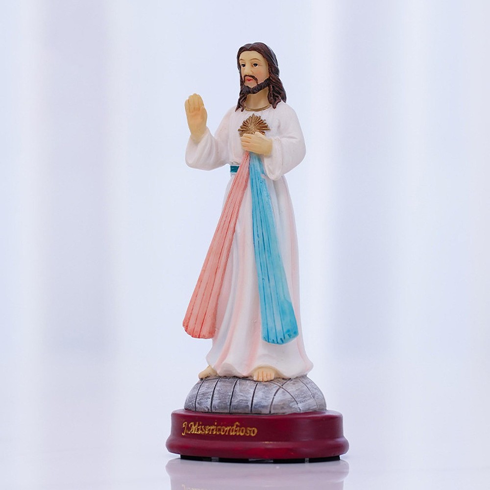 Retro Design European Man Figurine Tabletop Decoration Resin Sculpture