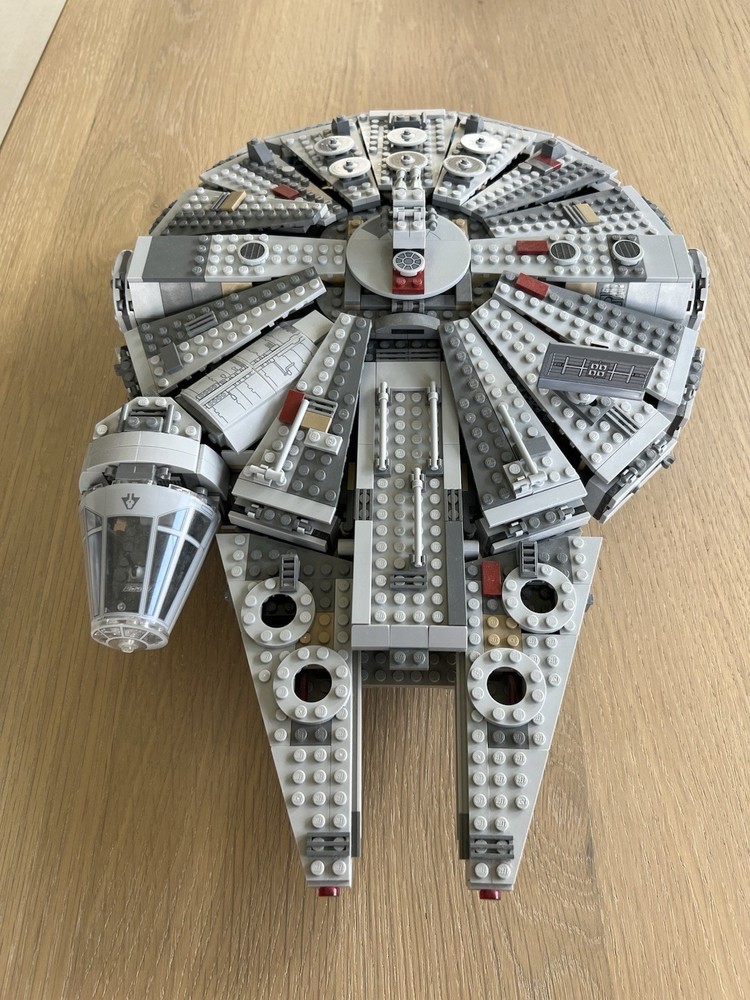 LEGO Star Wars Millennium Falcon 100% Complete, With Minifigures, Set 75105