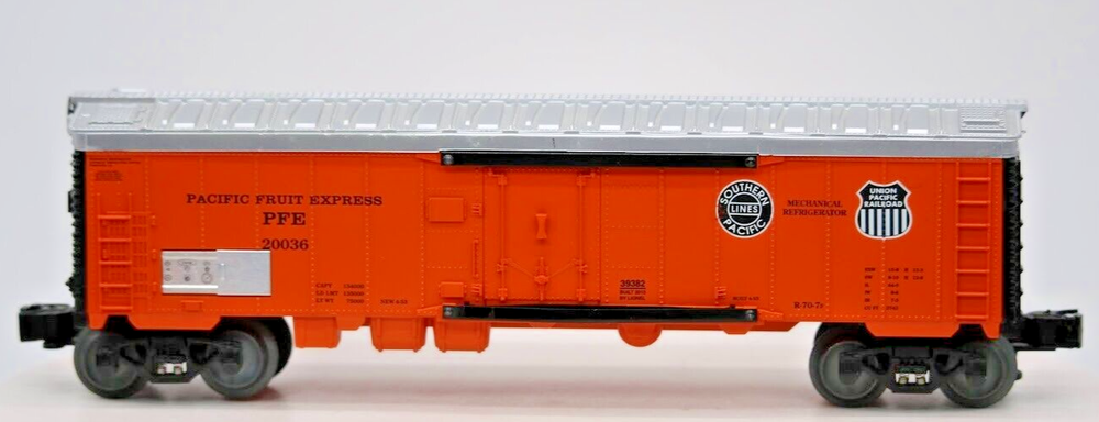 Lionel Train Southern Pacific Steel-Sided Reefer 6-39382 w/Sliding Doors 2013-15