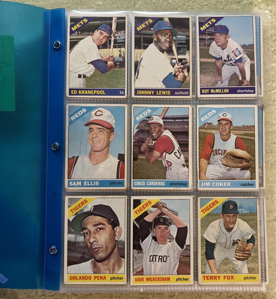 Lot Of 126 Topps 1959-1967 Baseball Cards In Folder W/Stars/RCs/HOFers RV$300+