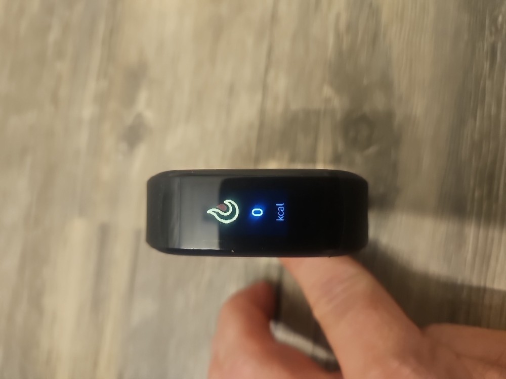 New Smartwatch with Fitness Sleep Health Tracking Tested