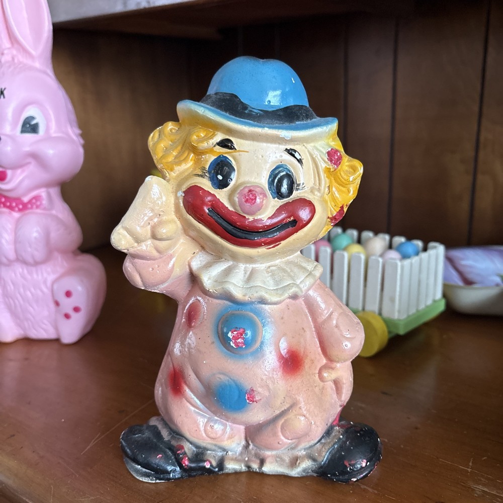 Vintage 8x5 chalkware clown figurine retro decor