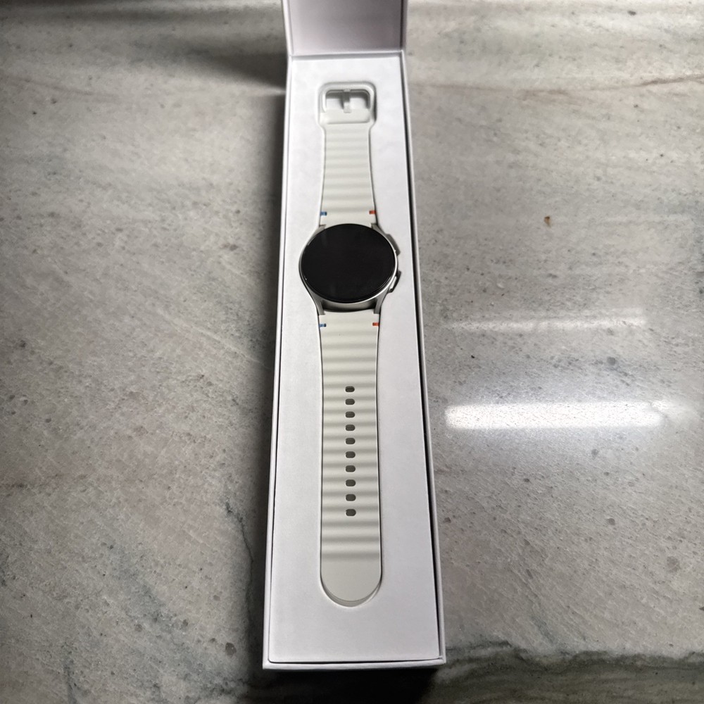 Samsung Galaxy Watch 7 40mm Android Smart Watch SM-L305U