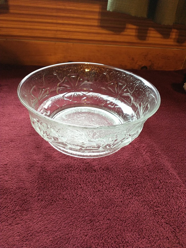 Vintage 10-Inch Clear Floral Fruit Salad Bowl 4 Inches Tall Pre-Owned