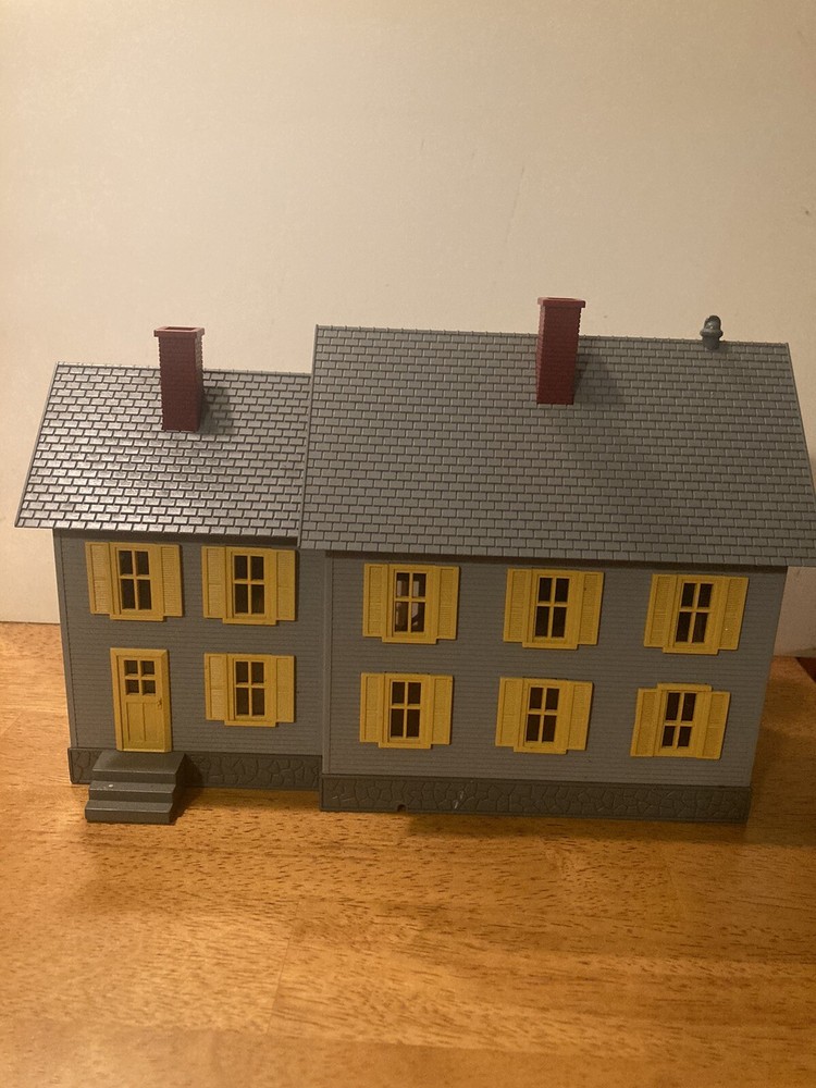 0 Scale Model Building. 10x4 Inches. The House Lights Up. Just Need Bulb.
